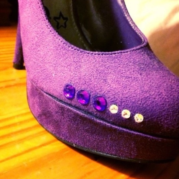 One of a kind, custom designed heels - Picture 3 of 4