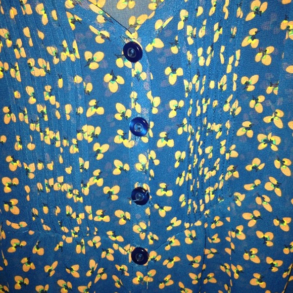 Semi sheer top - Picture 2 of 2