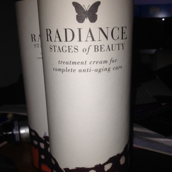 Radiance anti aging cream! Great deal!