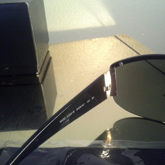 💵sold in mercari 💵Authentic Versace $370 Medusa - Picture 3 of 4