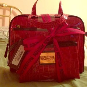 Kenneth Cole 3 piece Make-up Bag Collection