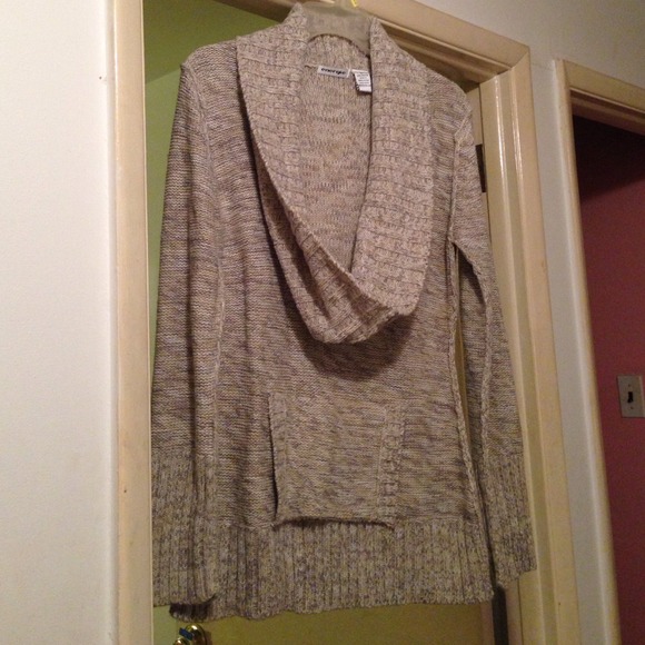 Scoop neck Sweater