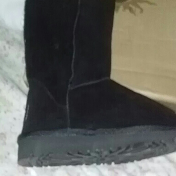 boots - Picture 2 of 3