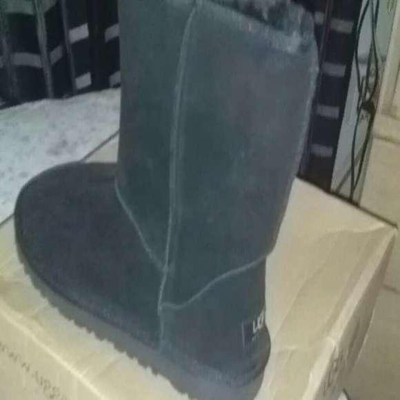 boots - Picture 3 of 3