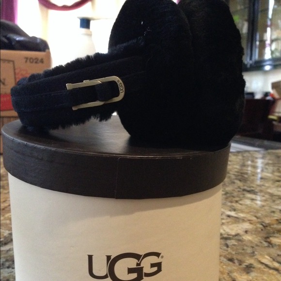 Ugg ear muffs 🎀