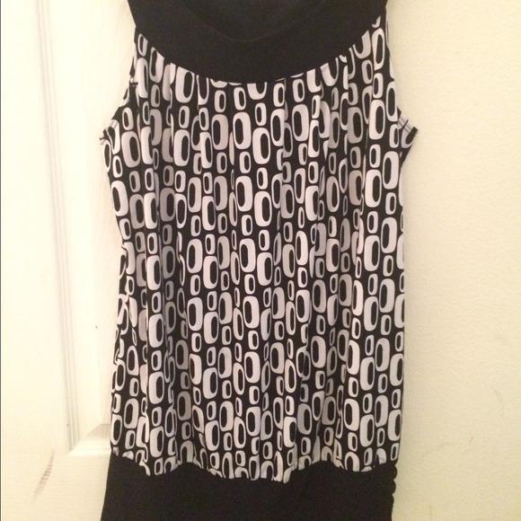 Beautiful top - Picture 4 of 4