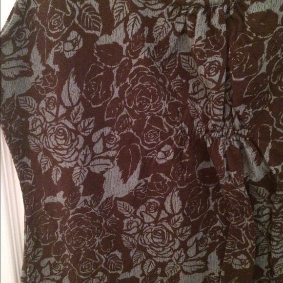 Floral tank - Picture 3 of 3