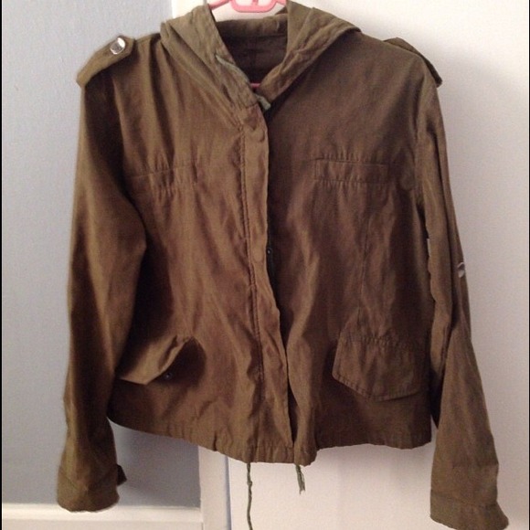 BRANDY MELVILLE HAILEY JACKET