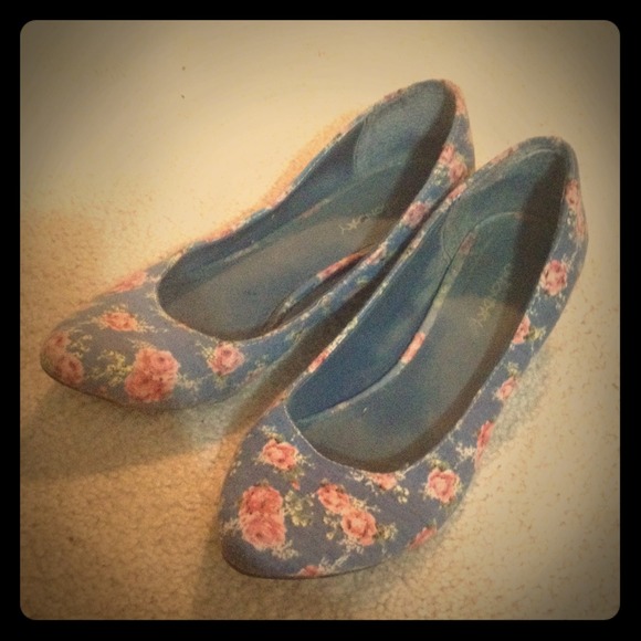 Blue and pink flower heels