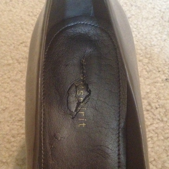 Gray heels - Picture 2 of 3