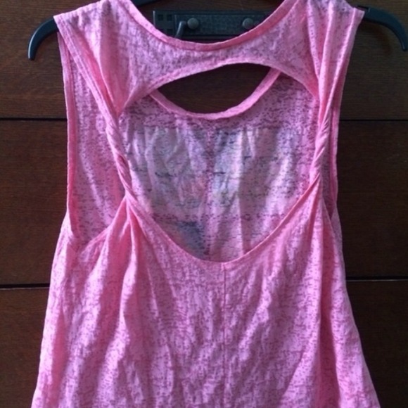 ❌SOLD❌ High-Low Racerback Muscle Tee! - Picture 2 of 4