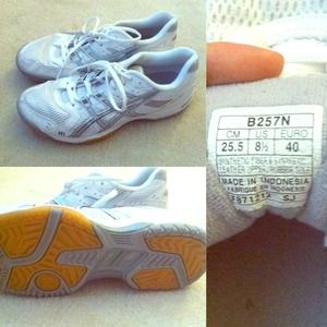 🌺VOLLEYBALL SNEAKERS LIGHTLY WORN🌺