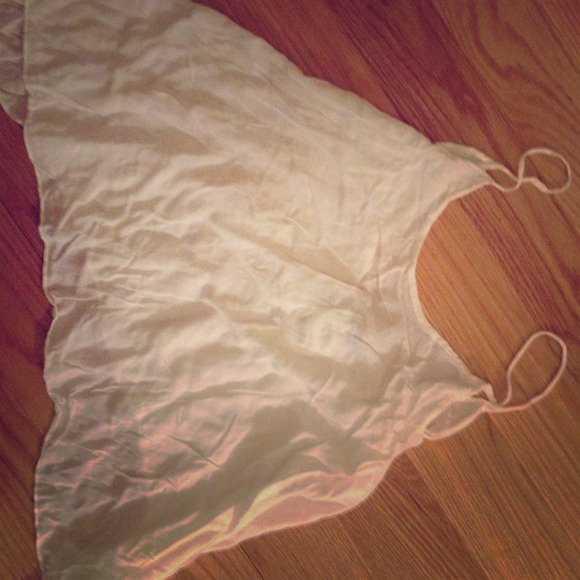 White flowy brandy tank with scoop back NWT