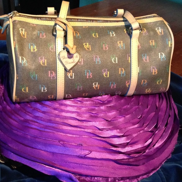 Dooney & Bourke Handbags - Dooney & Bourke handbag!