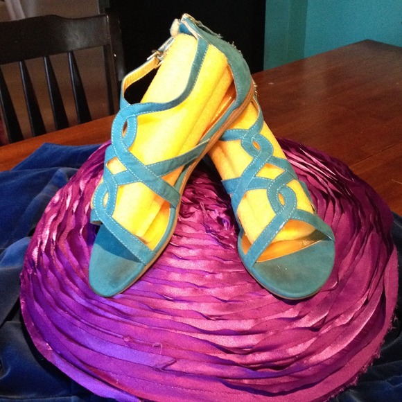 Shoes - Sandals! Casual wear!