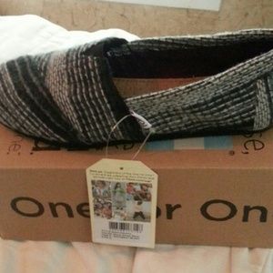 Sz8 Brand New Toms