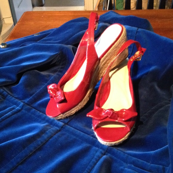 merona Shoes - A wedge Sandal!