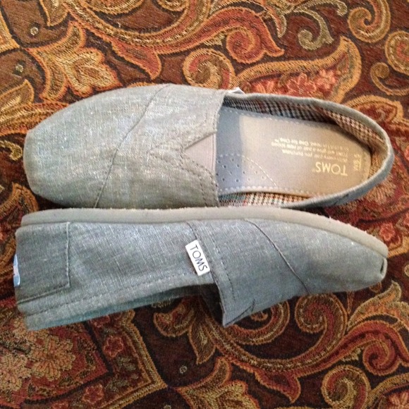 TOMS (grey)