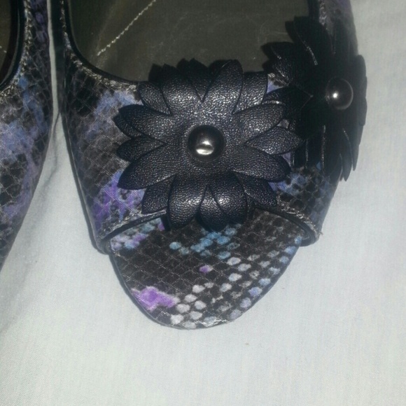 Flats - Picture 3 of 3