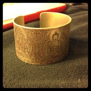 Very rare hand craved bangle from Tibet