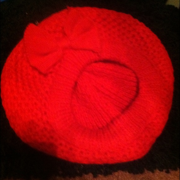 Loose beanie.