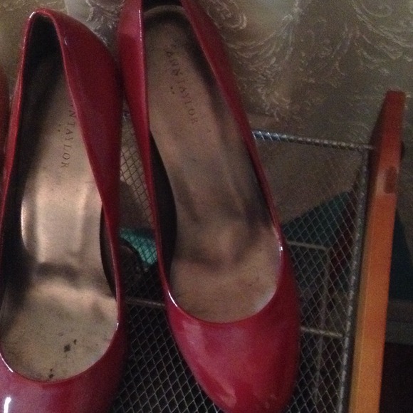 Ann Taylor patent heels red