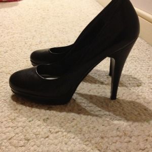 Nine West black pumps