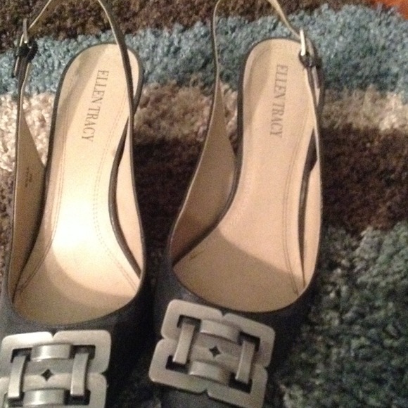 Ellen Tracy Slingbacks