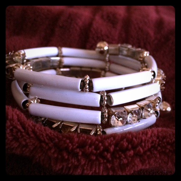White and gold bracelet