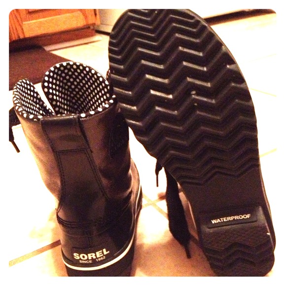 Sorel waterproof winter boots