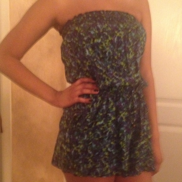 Clothes - Picture 3 of 3