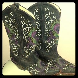 Tony Llama western boots.
