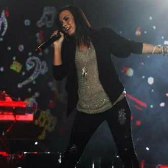 💸REDUCED💸 ELIZABETH AND JAMES! draped blazer - Picture 3 of 3