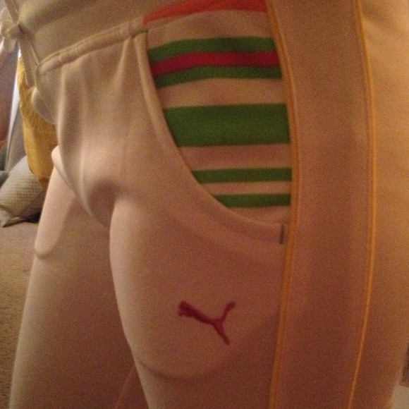 Clothes - Picture 3 of 3