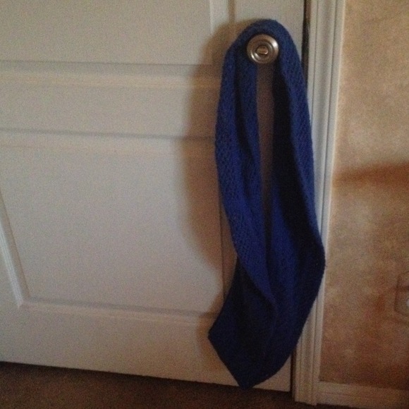 Scarf - Picture 3 of 3
