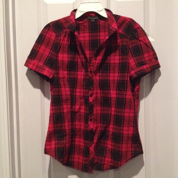 Red plaid top