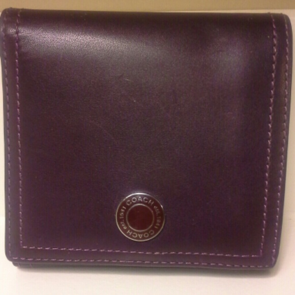 ★SOLD★ to @bhannaman Coach Wallet