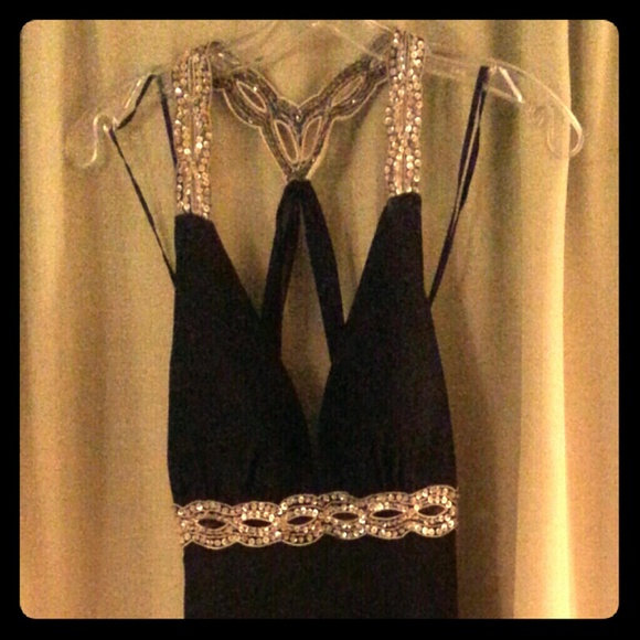 Black prom grown - Picture 1 of 4