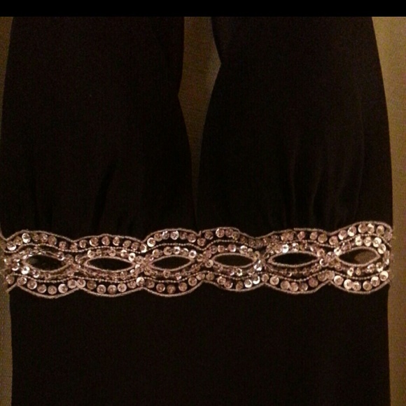 Black prom grown - Picture 3 of 4