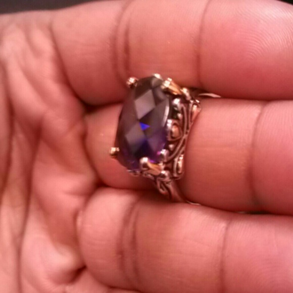 Ring - Picture 2 of 4