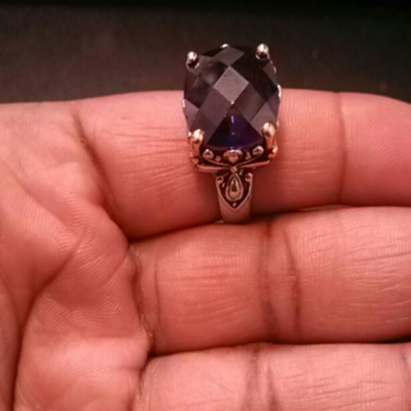 Ring - Picture 4 of 4