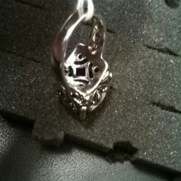 Ring - Picture 3 of 4