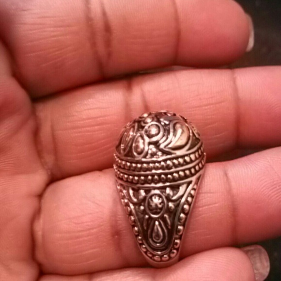 Ring - Picture 2 of 4