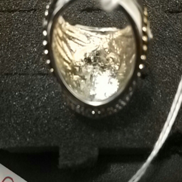Ring - Picture 3 of 4