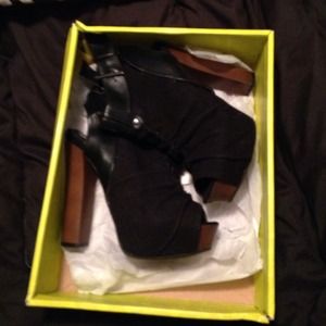 💥REDUCED💥 NWT black booties