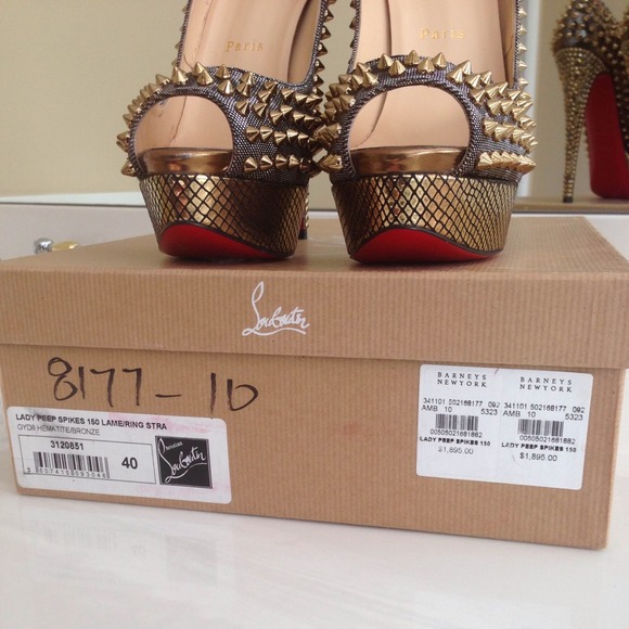 🚫SOLD🚫🎉2X HOST PiCK 🎊CHRiSTiAN LOUBOUTiN SHOES - Picture 2 of 4