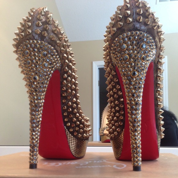 🚫SOLD🚫🎉2X HOST PiCK 🎊CHRiSTiAN LOUBOUTiN SHOES - Picture 4 of 4