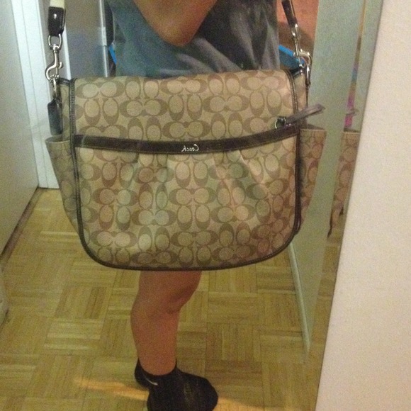 Coach diaper bag 100% authentic - Picture 2 of 3