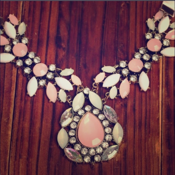 Jewelry - Beautiful necklace!!