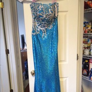 PRICE REDUCED! Gorgeous all sequin Prom Dress !